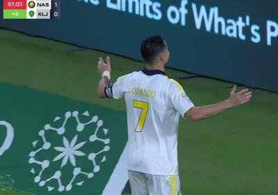 گل کریستیانو رونالدو به الخلیج از روی نقطه پنالتی (النصر 2-0 الخلیج) - پارس فوتبال