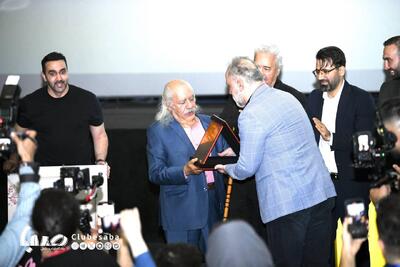 تقدیر از استاد بهزاد فراهانی در اکران مردمی فیلم سینمایی «سلام علیکم حاج آقا» | پایگاه خبری صبا