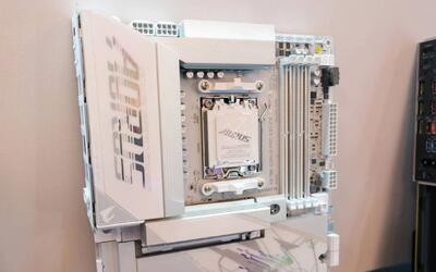 مادربرد X870E AORUS PRO X3D ICE معرفی شد؛ غول گیمینگ گیگابایت برای پردازنده‌های AMD X3D