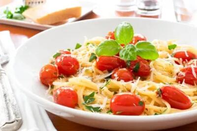 طرز تهیه پاستا گوجه‌فرنگی با سس خانگی؛ عطر ایتالیا در آشپزخانه شما