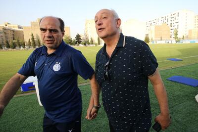 خواننده مشهور، مهمان تمرین استقلال شد