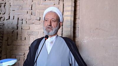 امام جمعه اردستان:نمایندگان مجلس مسائل کلان کشور را بررسی کنند