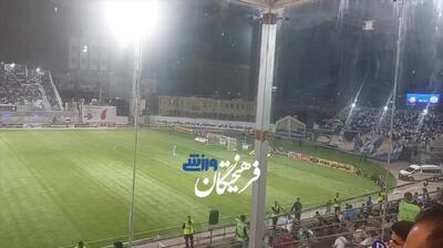تماشاگرانی که یواشکی نیمه‌نهایی حذفی را دید زدند!