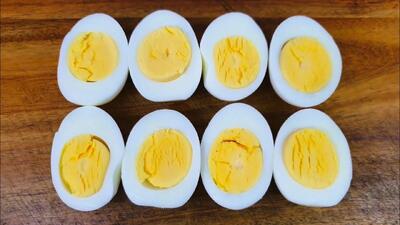 طرز تهیه صبحانه سلطنتی با تخم مرغ آب پز