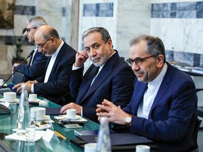 عراقچی: هرچند هنوز به مرحله توافق نهایی نرسیده‌ایم، اما فضای حاکم بر مذاکرات امروز، با توجه به پیشنهاد‌هایی که از سوی عمان برای رفع موانع ارائه شد، احتمال دستیابی به پیشرفت را تقویت کرده/این دور از مذاکرات، از حرفه‌ای‌ترین ادوار مذاکراتی بود/امیدوارم در یکی دو جلسه آینده بتوانیم به راهکار‌هایی دست یابیم/همین که گفت‌و‌گو‌ها در مسیر معقولی قرار گرفته‌، خود نشانه‌ای از پیشرفت است