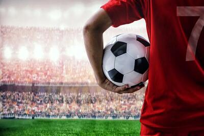 یک تیم خارجی، استقلال، پرسپولیس و سپاهان به دنبال جذب مهاجم ذوب آهن