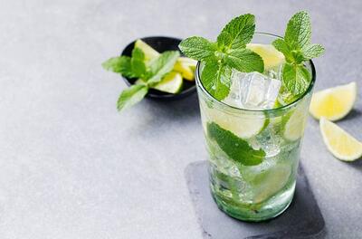 طرز تهیه موهیتو خنک برای روزاهای گرم تابستان+فیلم