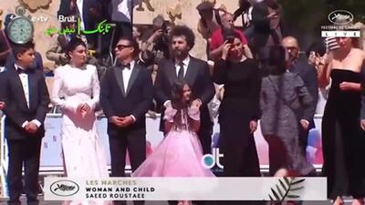 فیلم/ زیبایی و جذابیت پریناز ایزدیار در جشنواره کن / با این لباس و گردنبند میلیاردی روی فرش قرمز می درخشه!