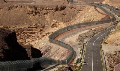 تصاویری عجیب از دیوار مرزی مصر علیه مردم غزه / فیلم