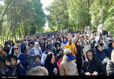 زنجانی‌ها با پیاده‌روی پرشورشان   فتح خرمشهر   را گرامی داشتند - تسنیم