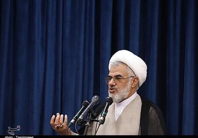 امام جمعه بندرعباس: فریب لبخندهای دیپلماتیک آمریکا را نخورید - تسنیم