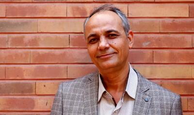پیش گویی احمد زیدآبادی: روزهای سختی در پیش است؛ تحلیل آزاد دربارهٔ وقایع محدود خواهد شد