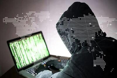 پلیس فتا: بیشترین پرونده‌ها مربوط به پیامک‌های حاوی لینک آلوده است/ مردم اصلاً روی این لینک‌ها کلیک نکنند/ اگر نرم افزاری بدون خواست خودتان روی موبایل شما نصب شده، گوشی را روی حالت پرواز قرار داده و اینترنت را خاموش کنید، سپس برنامه را فوراً پاک کنید