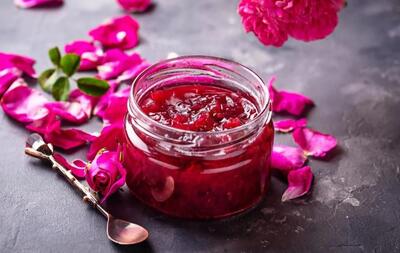 طرز تهیه مربای گل محمدی به ساده ترین روش