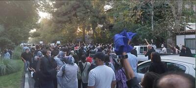 تجمع نانوایان در اراک و مشهد/ دولت یارانه نان را پرداخت کند!