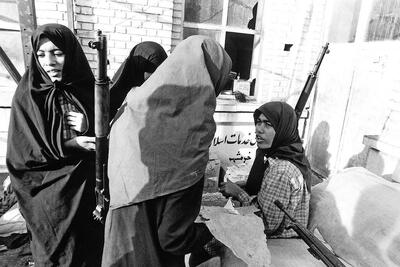 مدافعان گمنام خونین‌شهر؛ روایت زنان مدافع خرمشهر در زمان حمله عراق و روزگارشان پس از ۴۵ سال | اقتصاد24