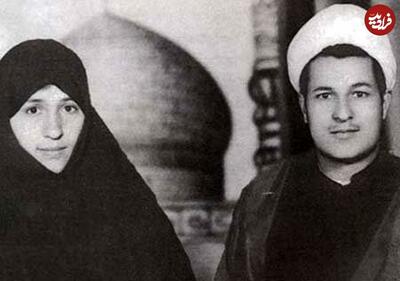 عکس یادگاری از هاشمی رفسنجانی در ۲۴ سالگی به همراه همسرش | اقتصاد24