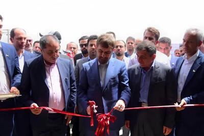 کلنگ فاز دوم شرکت آریا اروند به زمین زده شد