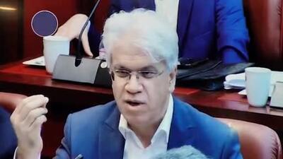ادعای یک فعال اقتصادی: علیه بانک مرکزی صحبت کردم، گفتند زبان درازی کردی، پدرت را در می‌آوریم!