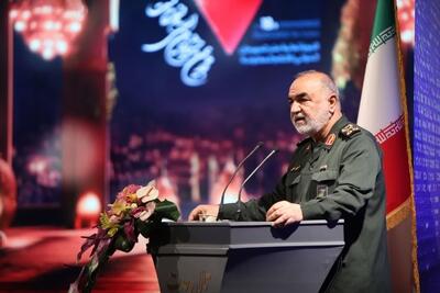 هنر مقاومت از دفن شدن ملت‌ها در زیر آوار تهاجم فرهنگی دشمنان جلوگیری می‌کند