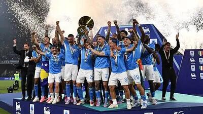 مراسم جشن قهرمانی ناپولی در سری آ