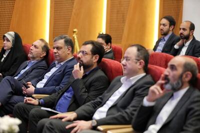 گزارش تصویری از برگزاری نشست بازارنگر با موضوع «سناریوهای آینده اقتصاد و بازارها در ایران و جهان»