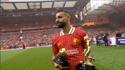 محمد صلاح جایزه بهترین گلزن و پاس گل لیگ برتر انگلیس را دریافت کرد