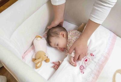 کودک از چه سنی باید در اتاق خود بخوابد؟