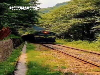 عبور قطار حمل سوخت از روی پل ورسک