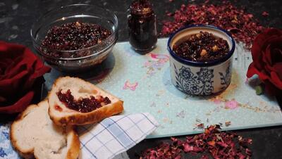 طرز تهیه مربای گل محمدی خشک