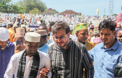 «محفل» به تانزانیا رفت