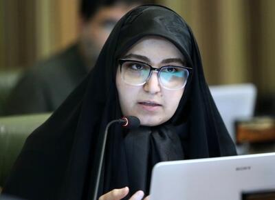 نرجس سلیمانی، عضو شورای شهر تهران: زاکانی که توفیق نیافتن را به بی‌غیرتی و ناتوانی تعبیر می‌کند چه‌طور عملکرد خودش را توضیح می‌دهد؟ / رویکرد مدیریتی مورد ادعا در برنامه زاکانی در چهار سال گذشته مانند کاریکاتور است / بزرگی سراسر به گفتار نیست، دو صد گفته، چون نیم کردار نیست