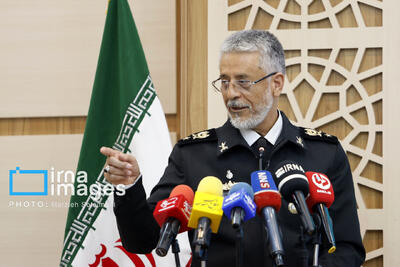 دریادار سیاری: دشمن در مورد ایران دچار اشتباه محاسباتی شده است