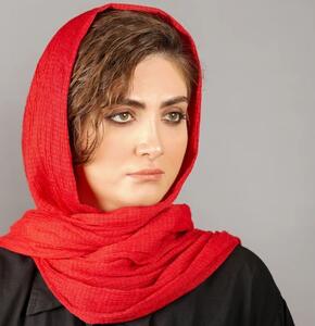 خبر روز | الناز ملک با پوششی از رنگ های روشن؛ چه بهش میاد | گلی شی