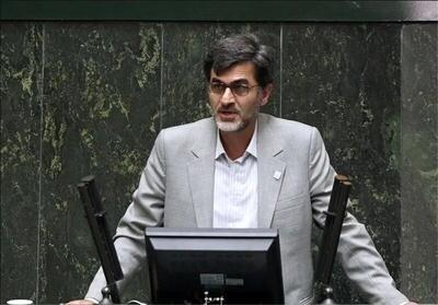 چه کسی باید استانداری که ناموس مردم غیور کُرد را برای سان دیدن فلان مهمان خارجی سوار اسب می‌کند، مواخذه کند؟ + ویدئو