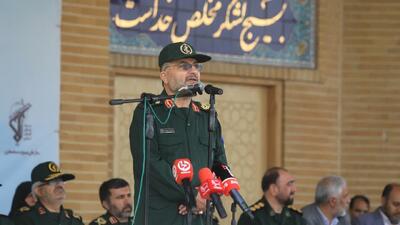 رئیس سازمان بسیج مستضعفین: از ابعاد تقویت بسیج، به روز کردن تجهیزات آن است