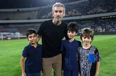 ببینید جشن متفاوت پدرفرزندی مجتبی جباری در ورزشگاه آزادی