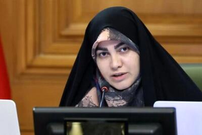 چمن های میدان آزادی هم خشک شد