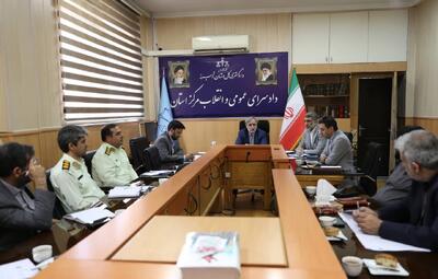 اراذل و اوباش فضای مجازی شناسایی و بازداشت شوند