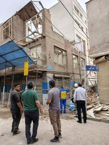 ریزش آوار ساختمانی بر سر سه کارگر
