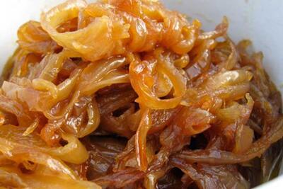 طرز تهیه پیاز داغ کاراملی | ۲ روش تهیه پیاز داغ کاراملی یکی خوشمزه و با جذب روغن کمتر یکی خوشگل و با جذب روغن بیشتر
