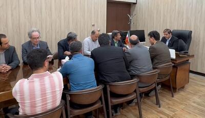 معاون استاندار یزد پای صحبت رانندگان نشست