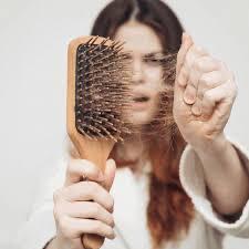 گول تبلیغات را نخورید/ هیچ شامپویی نمی‌تواند موها را یک‌دفعه ترمیم کند