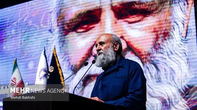 هنرمندان انقلابی در برابر هیچ مسئله‌ای بی‌تفاوت نیستند
