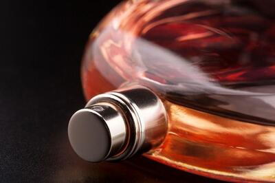 از کدام اسانس‌ها برای تولید عطرهای فراجنسیتی استفاده کنیم؟