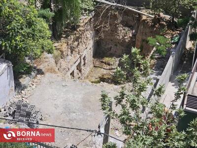 کشف اشیای تاریخی مربوط به دوران قاجار و پهلوی اول در بوستان لاله
