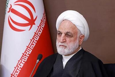 رئیس قوه قضائیه: اگر کارگزاران نظام در پرونده‌های قاچاق سوخت شریک جرم باشند، مورد برخورد شدید قرار خواهند گرفت/ قابل‌ قبول نیست که کشور نیاز مبرم به سوخت داشته باشد، آن‌گاه اعلام شود که ۱۵ میلیارد دلار قاچاق اتفاق می‌افتد