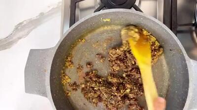 ببینید؛ طرز تهیه بادمجان شکم پر شمالی