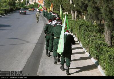 بدرقه «عاشقان حسینی؛ زائران خمینی» از اصفهان به سمت مرقد امام خمینی(ره)