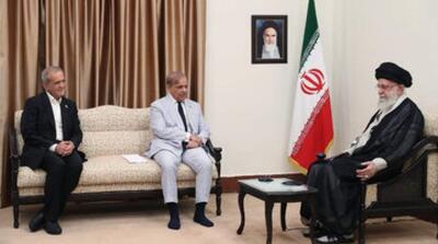 رهبر انقلاب در دیدار نخست وزیر پاکستان: امت اسلامی ظرفیت‌های فراوان برای اقتدار بیشتر دارد - مردم سالاری آنلاین
